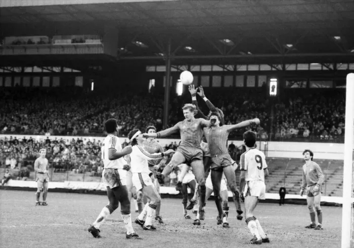 Framed Print : Chelsea 1 v. Luton 0. Division One Football. January 1986 LF18-01-056 Framed Print : Chelsea 1 v. Luton 0. Division One Football. January 1986 LF18-01-056