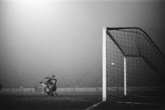 Framed Print : Chelsea 2-0 Workington, League Cup, Fifth Round Replay at Stamford Bridge Framed Print : Chelsea 2-0 Workington, League Cup, Fifth Round Replay at Stamford Bridge