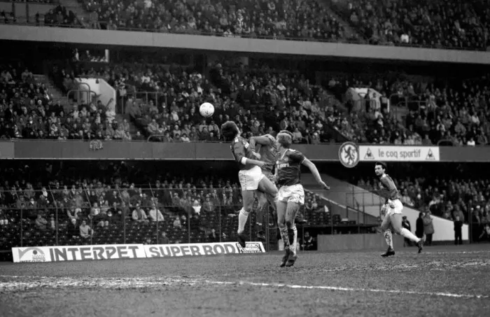 Framed Print : Chelsea 2 v. Leicester 2. Division One Football February 1986 LF18-04-056