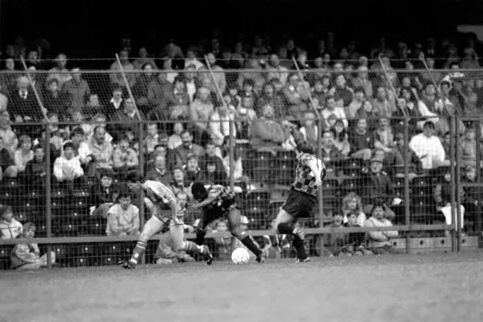 Framed Print : Chelsea 2 v. Manchester City 1. Division One Football. October 1986 LF20-09-036 Framed Print : Chelsea 2 v. Manchester City 1. Division One Football. October 1986 LF20-09-036