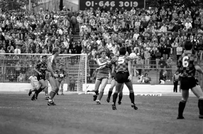 Framed Print : Chelsea 2 v. Manchester City 1. Division One Football. October 1986 LF20-09-060 Framed Print : Chelsea 2 v. Manchester City 1. Division One Football. October 1986 LF20-09-060