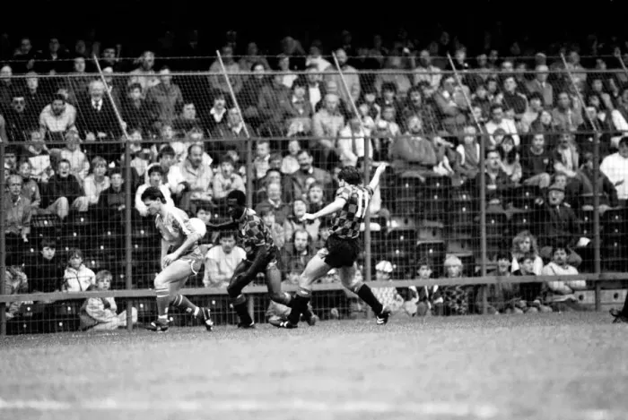 Framed Print : Chelsea 2 v. Manchester City 1. Division One Football. October 1986 LF20-09-035 Framed Print : Chelsea 2 v. Manchester City 1. Division One Football. October 1986 LF20-09-035
