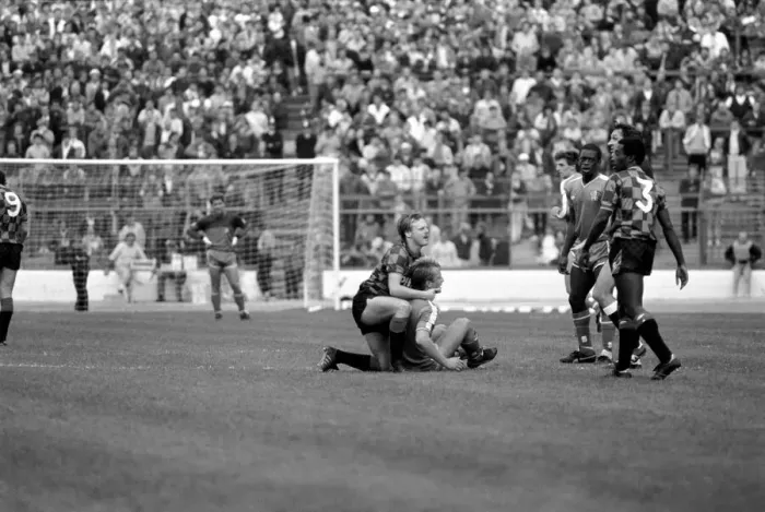 Framed Print : Chelsea 2 v. Manchester City 1. Division One Football. October 1986 LF20-09-105 Framed Print : Chelsea 2 v. Manchester City 1. Division One Football. October 1986 LF20-09-105