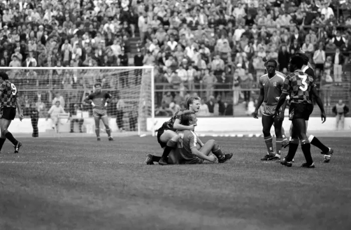 Framed Print : Chelsea 2 v. Manchester City 1. Division One Football. October 1986 LF20-09-101 Framed Print : Chelsea 2 v. Manchester City 1. Division One Football. October 1986 LF20-09-101