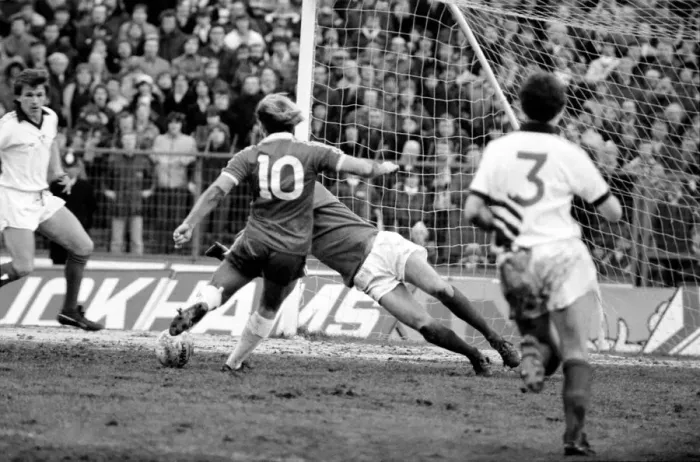Framed Print : Chelsea 2 v. Shrewsbury Town 4. Division 2 football. February 1980 LF01-16-035