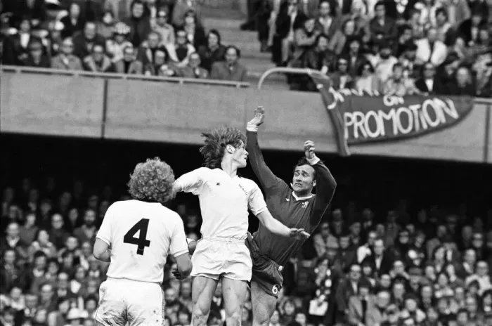 Framed Print : Chelsea 4 -0 Hull City, Division League two match held at Stamford Bridge. 14th May 1977