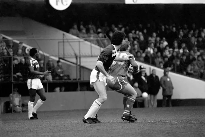 Framed Print : Chelsea 4 v. Aston Villa 1. Division One Football. December 1986 LF21-24-037 Framed Print : Chelsea 4 v. Aston Villa 1. Division One Football. December 1986 LF21-24-037