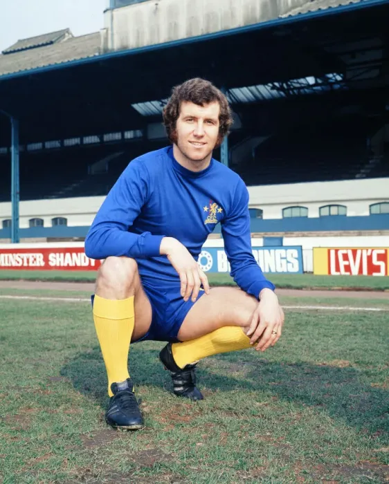 Framed Print : Chelsea footballer Peter Osgood poses during a photocall. February 1972 Framed Print : Chelsea footballer Peter Osgood poses during a photocall. February 1972