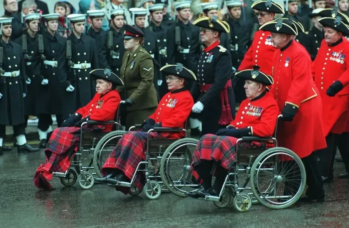 Framed Print : Chelsea pensioners at the Cenotaph during the Remembrance Sunday service