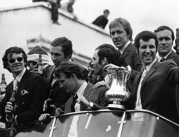 Chelsea team bus arrives home with FA Cup 1970