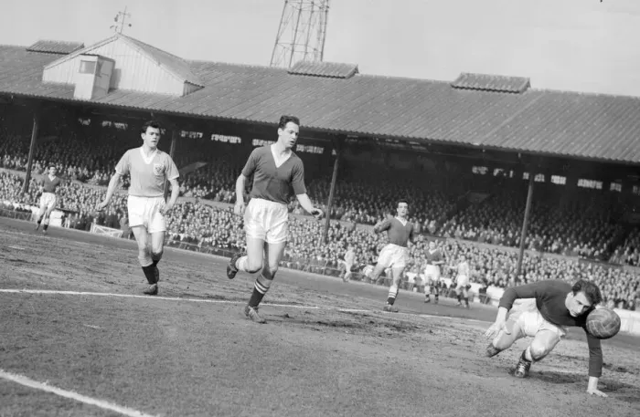 Framed Print : Chelsea v Blackpool league match at Stamford Bridge 15th March 1958 Framed Print : Chelsea v Blackpool league match at Stamford Bridge 15th March 1958
