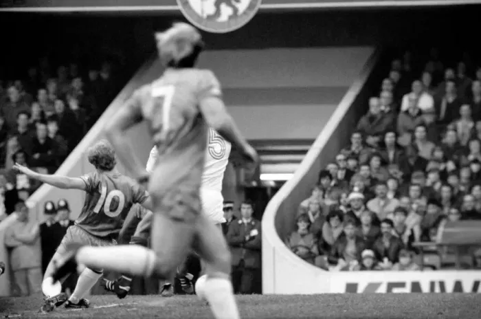 Framed Print : Chelsea v. Crystal Palace. November 1982 LF11-10-031 Framed Print : Chelsea v. Crystal Palace. November 1982 LF11-10-031