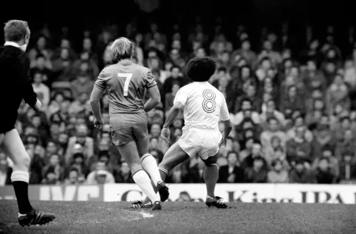 Framed Print : Chelsea v. Crystal Palace. November 1982 LF11-10-036 Framed Print : Chelsea v. Crystal Palace. November 1982 LF11-10-036