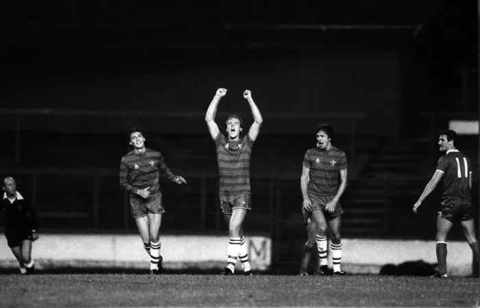 Framed Print : Chelsea v Gillingham Milk Cup 1st round 2nd leg 13th September 1983