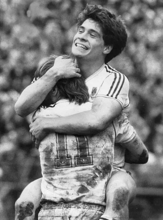 Framed Print : Chelsea v West Ham United at Stamford Bridge Tony Cottee celebrates after scoring