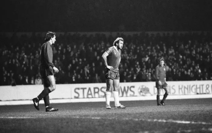 Framed Print : Chelsea v Wigan Athletic FA Cup match at Stamford Bridge January 1980 Framed Print : Chelsea v Wigan Athletic FA Cup match at Stamford Bridge January 1980