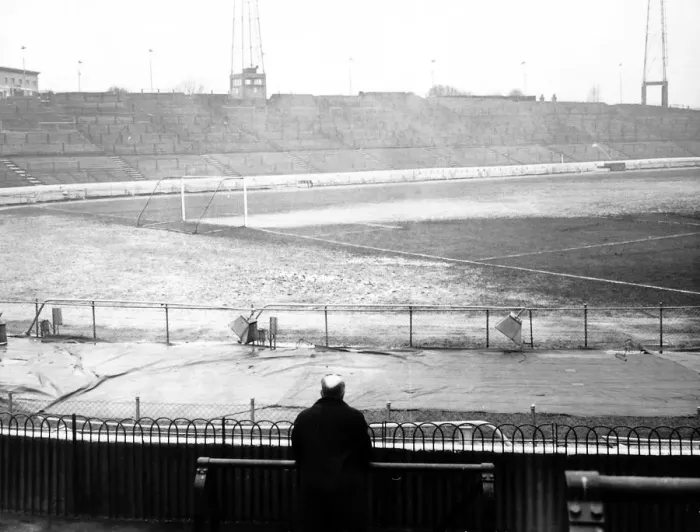 Framed Print : Chelseas Stamford Bridge ground under water as the game with Sheffield United is Framed Print : Chelseas Stamford Bridge ground under water as the game with Sheffield United is