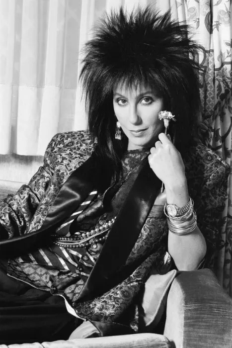 Framed Print : Cher, American singer and actress, in London for the premiere of her new film, Mask