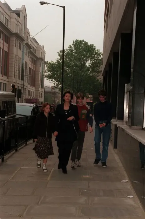 Framed Print : Cherie Booth Barrister June 98 Wife of Prime Minister Tony Blair entering