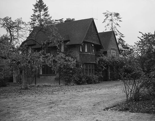 Cherry Cottage in Prestwood, Buckinghamshire. The former home of Clement Attlee. 1951