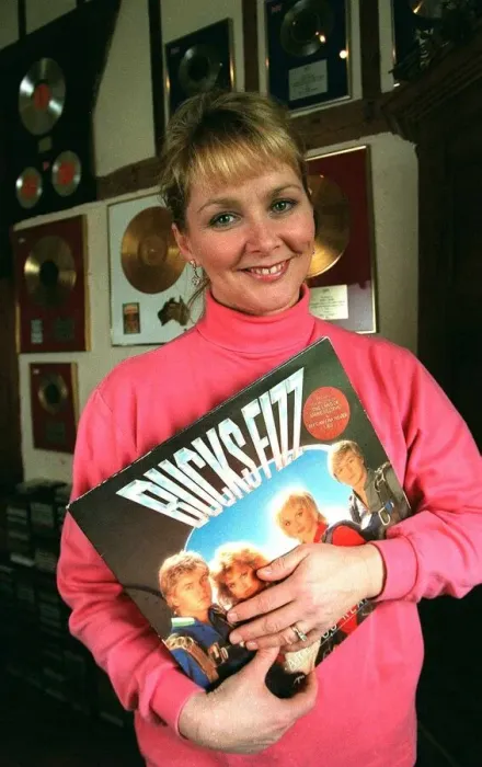 Framed Print : Cheryl Baker at home in Kent April 1998 Cheryl Baker TV presenter Framed Print : Cheryl Baker at home in Kent April 1998 Cheryl Baker TV presenter