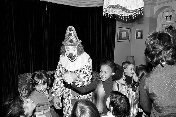 Child Entertainer: Mr. Blower the clown seen here at a ChildrenIs birthday party
