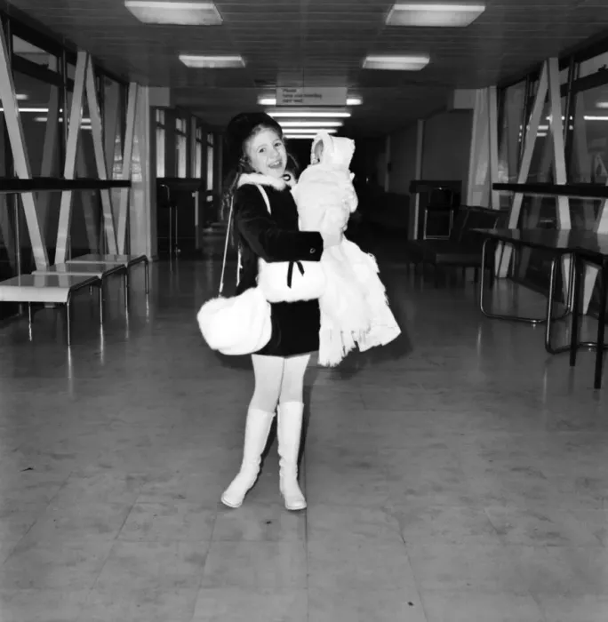 Framed Print : Child star Bonnie Langford aged 10 pictured at Heathrow Airport Framed Print : Child star Bonnie Langford aged 10 pictured at Heathrow Airport