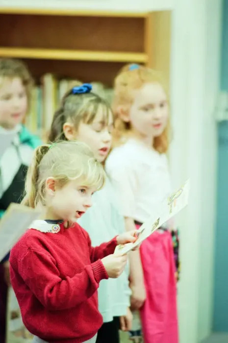 Framed Print : Children from Abingdon Junior School caused quite a stir when they sang Christmas Carols Framed Print : Children from Abingdon Junior School caused quite a stir when they sang Christmas Carols