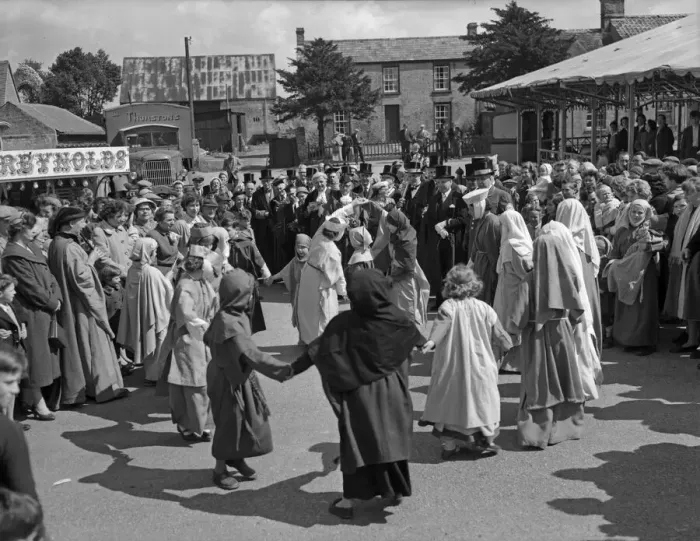 Framed Print : Children dressed in medieval costume perform a May dance at the Reach Fair Framed Print : Children dressed in medieval costume perform a May dance at the Reach Fair