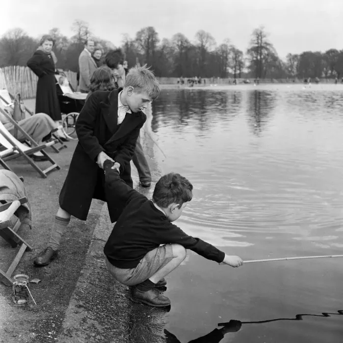 Framed Print : Children fishing in Kensington Gardens pond, London. 25th April 1955 Framed Print : Children fishing in Kensington Gardens pond, London. 25th April 1955