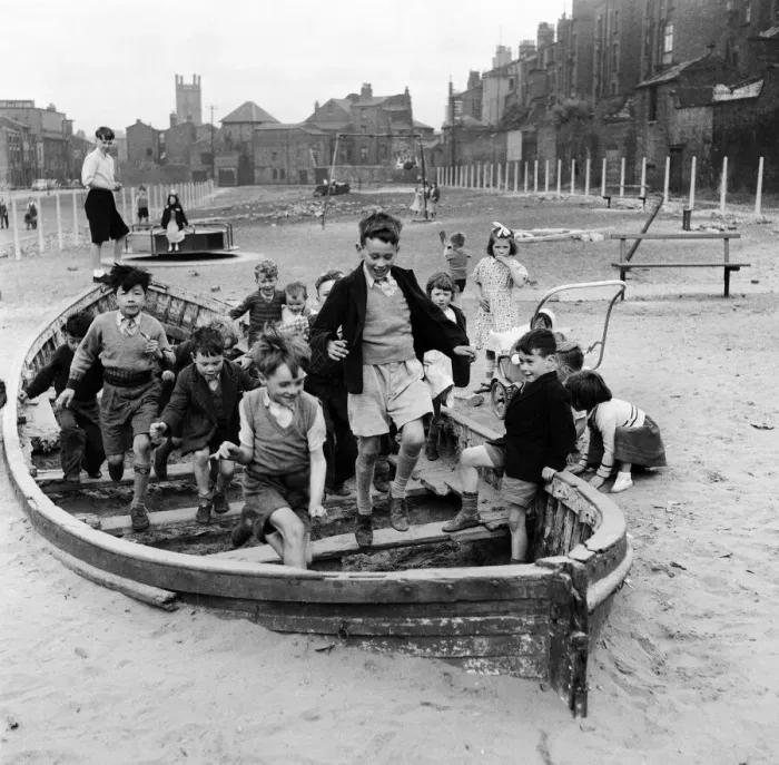 Framed Print : Children of Liverpool, Merseyside, playing in a bomb site left since the end of Framed Print : Children of Liverpool, Merseyside, playing in a bomb site left since the end of