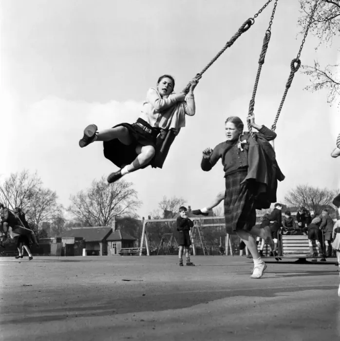 Framed Print : Children at Myatts Park Camberwell. March 1953 D989-002 Framed Print : Children at Myatts Park Camberwell. March 1953 D989-002