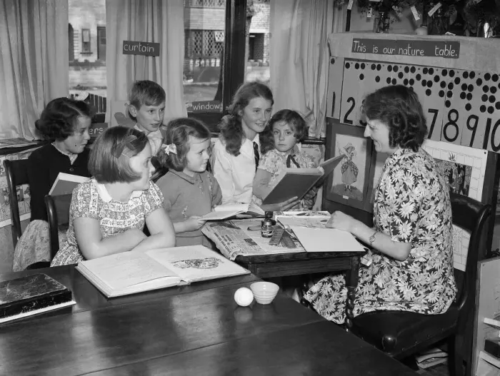 Framed Print : These children in a neutral area of Birmingham have no school within reasonable distance