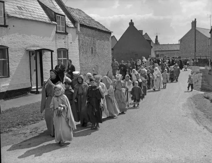 Framed Print : Children parade throughout the streets of Reach, dressed in medieval costumes for Framed Print : Children parade throughout the streets of Reach, dressed in medieval costumes for