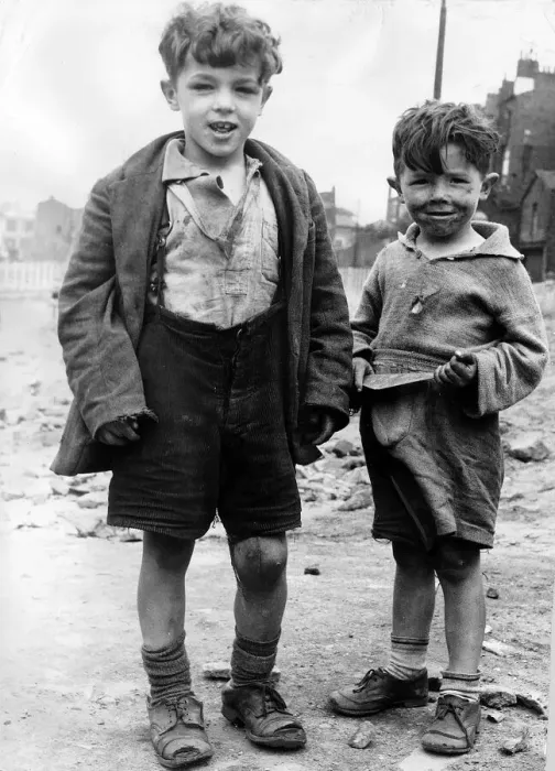 Framed Print : Children Playing July 1954 Adventure playground Liverpool A©Dm 25 / 07 / 1954 Framed Print : Children Playing July 1954 Adventure playground Liverpool A©Dm 25 / 07 / 1954