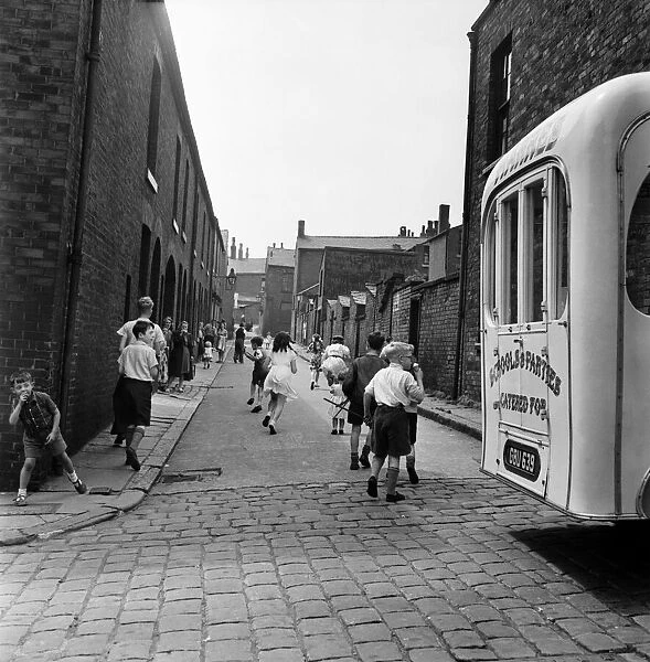 Children playing in the streets of Oldham. July 1952 C3299-001 vfr1