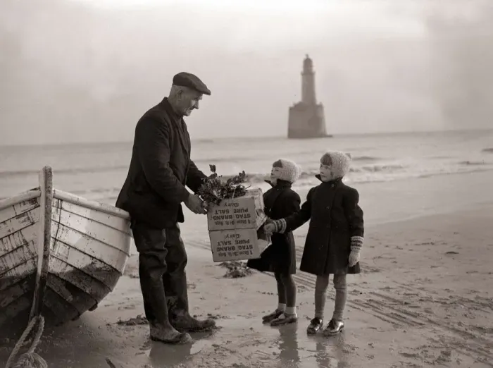 Framed Print : Children of the Rattray Head lighthouse keepers hand boatman Old Alick their fathers