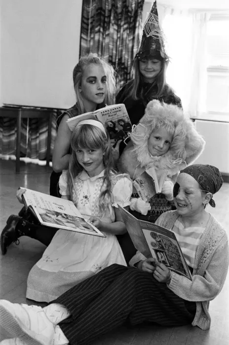Framed Print : Children and staff at Linthwaite Church School dressed up as their favourite children
