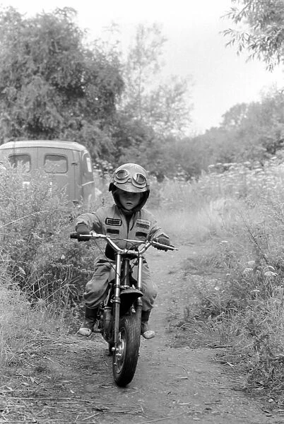 Children: Stunts: Mini-Motorbikes Speed Kids. August 1977 77-04293-005