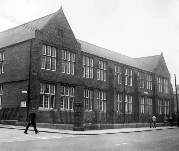 Framed Print : Chillingham Road School, Ninth Avenue, Heaton, Newcastle upon Tyne, , Tyne and Wear Framed Print : Chillingham Road School, Ninth Avenue, Heaton, Newcastle upon Tyne, , Tyne and Wear