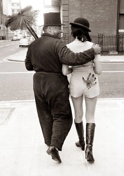 This chimney sweeper left his mark on the young lady. ecard01