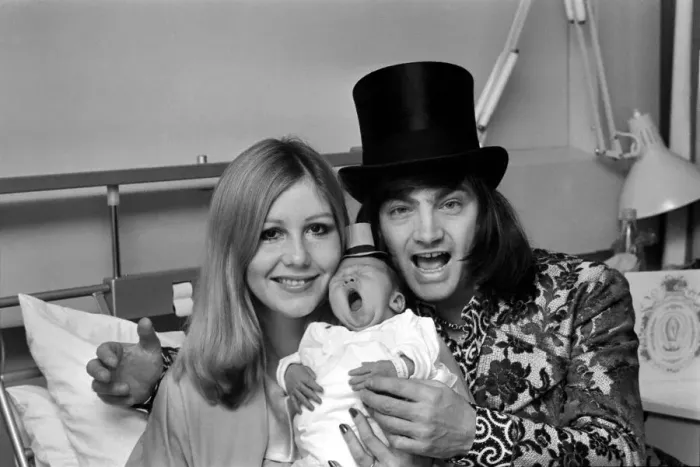 Framed Print : Chip Off The Old Block': Pop star Screaming Lord Sutch 33 Framed Print : Chip Off The Old Block': Pop star Screaming Lord Sutch 33
