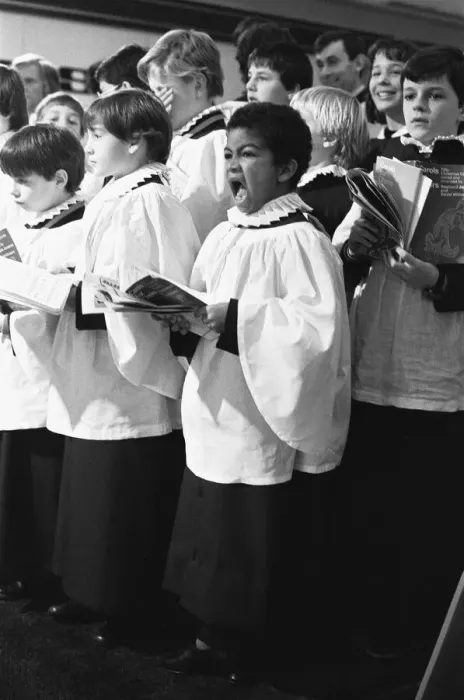 Framed Print : Choristers performing at the switch on of Readings Christmas lights at the Broad Framed Print : Choristers performing at the switch on of Readings Christmas lights at the Broad