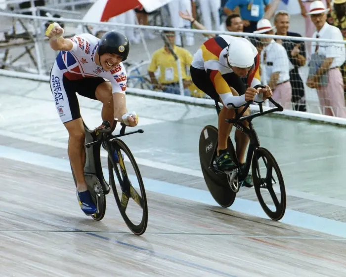 Framed Print : Chris Boardman winning the Olympic Pursuit Gold Medal as he passes the German 1992