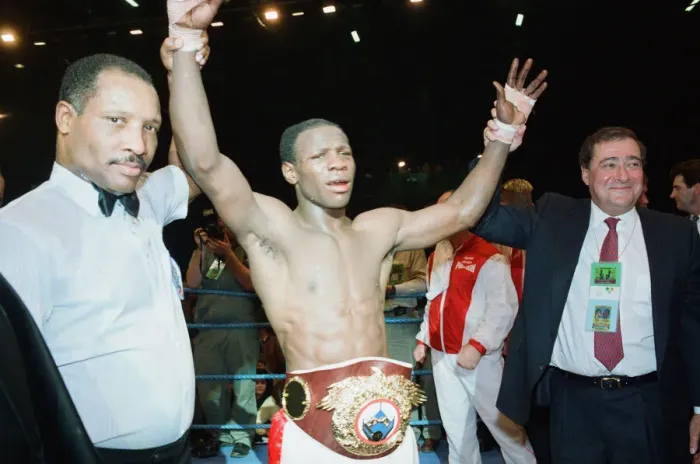 Framed Print : Chris Eubank celebrates his victory over Nigel Benn at the NEC in Birmingham