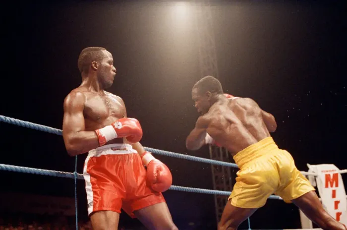 Framed Print : Chris Eubank defends his WBO super-middleweight title against Ron Essett at the Quinta do Framed Print : Chris Eubank defends his WBO super-middleweight title against Ron Essett at the Quinta do