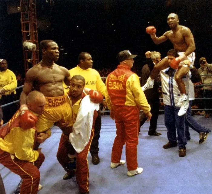 Framed Print : Chris Eubank v Nigel Benn 2nd fight at Old Trafford Boxing October 1993 Framed Print : Chris Eubank v Nigel Benn 2nd fight at Old Trafford Boxing October 1993