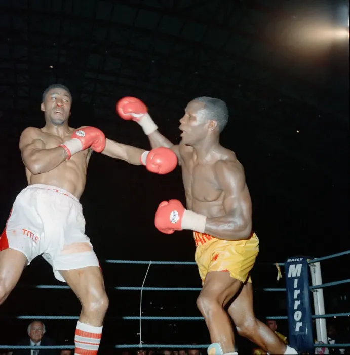 Framed Print : Chris Eubank vs Michael Watson for the WBO middleweight title at Earls Court Exhibition Framed Print : Chris Eubank vs Michael Watson for the WBO middleweight title at Earls Court Exhibition