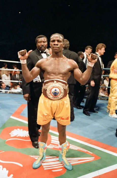 Framed Print : Chris Eubank vs Michael Watson for the WBO middleweight title at Earls Court Exhibition Framed Print : Chris Eubank vs Michael Watson for the WBO middleweight title at Earls Court Exhibition