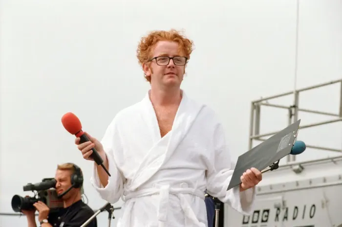 Framed Print : Chris Evans, DJ on Radio One, presents the Radio One Roadshow from Tenby in South Wales